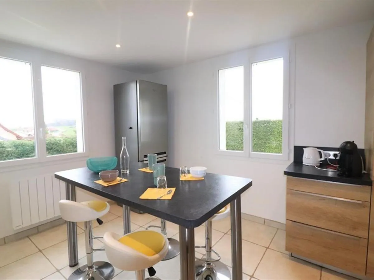Gite Renove Proche Aurillac, Jardin & Garage - Fr-1-742-148 Arpajon-sur-Cere 0*,  France