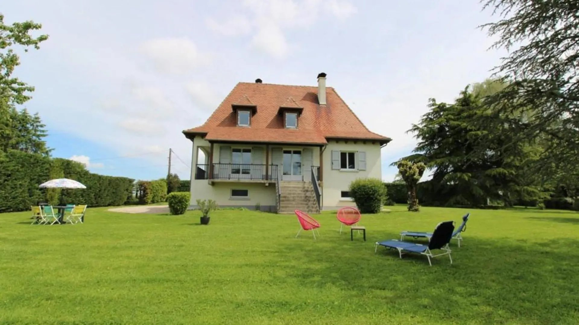 Gite Renove Proche Aurillac, Jardin & Garage - Fr-1-742-148 Arpajon-sur-Cere 0*,  France